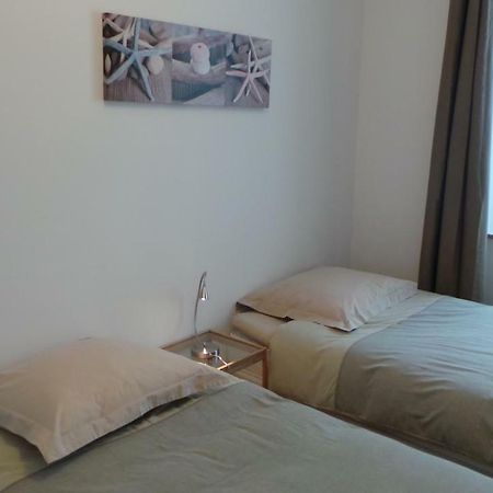 Lesneven Appart Nuitee Exterior photo